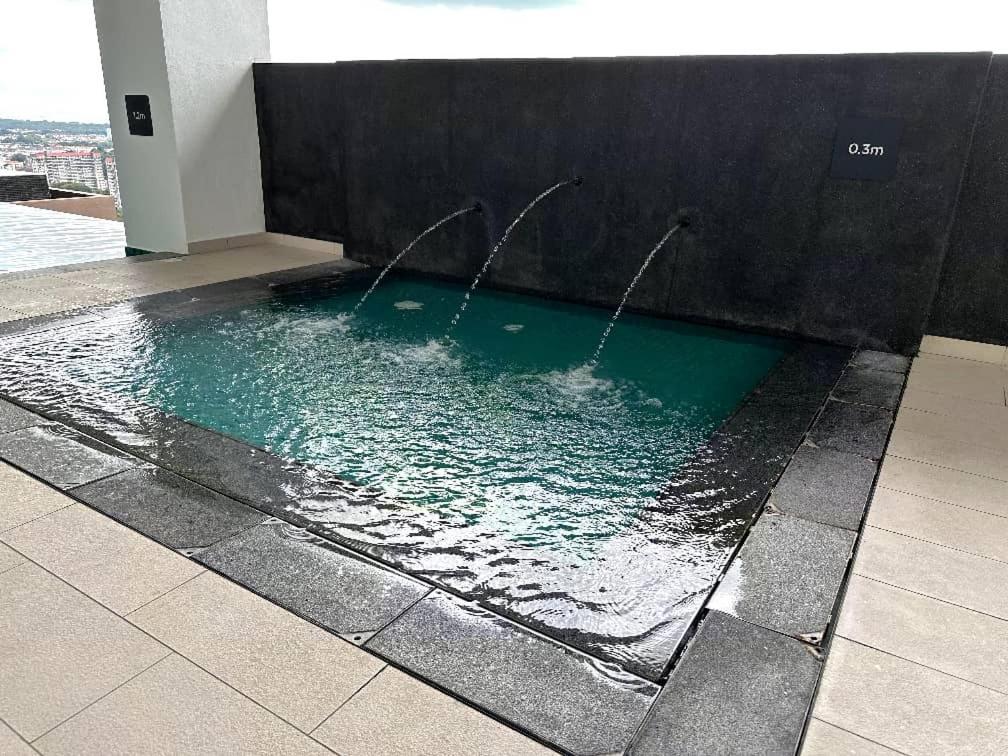 The Apple Premier Condo Three Bedroom In Melaka מראה חיצוני תמונה